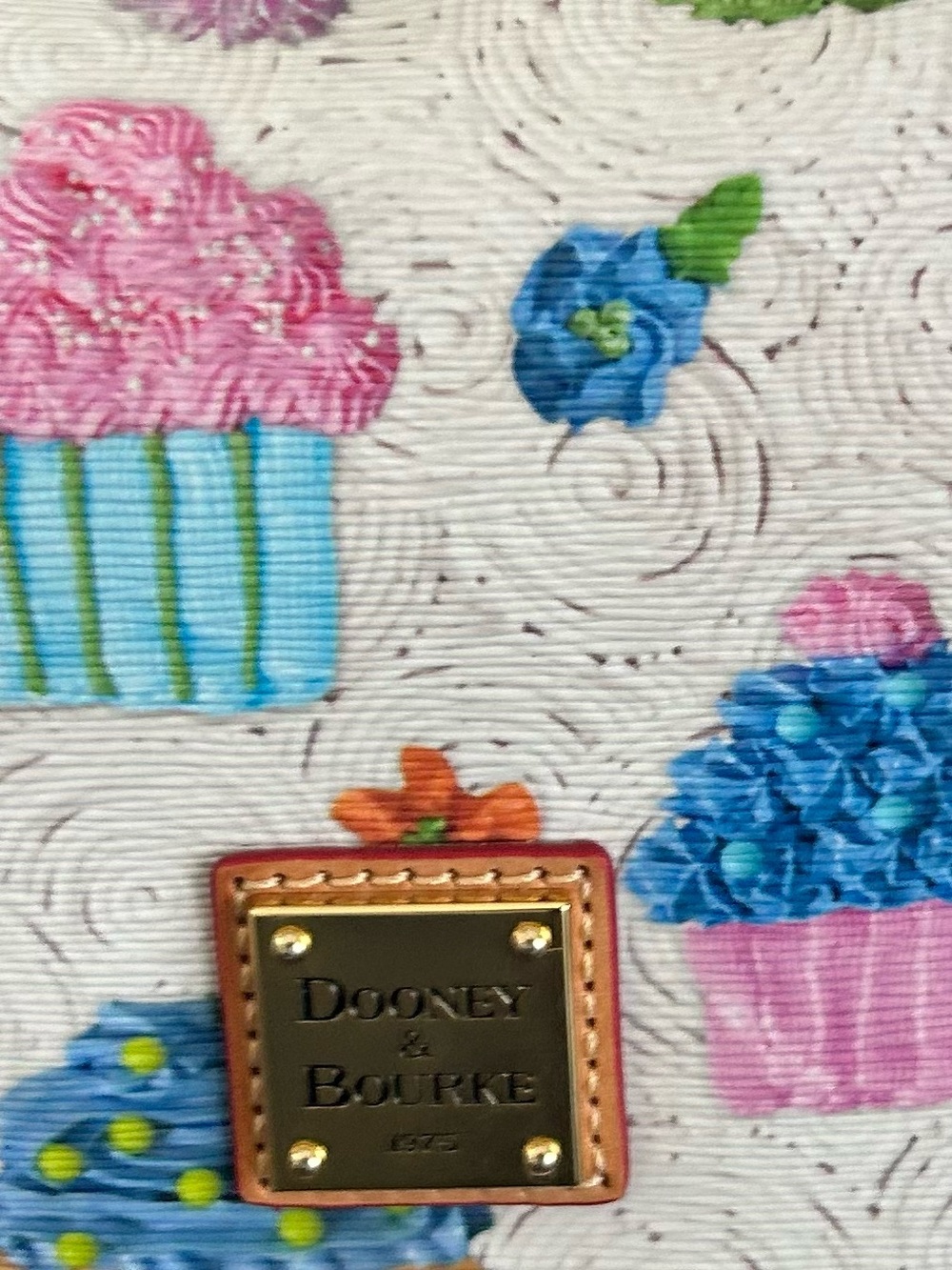 Dooney & Bourke Cupcake Print Leather Hobo Bag Limited Edition Novelty purse - Picture 4 of 16